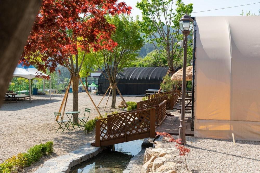 Inje Naerincheon Glamping Hotel Ngoại thất bức ảnh